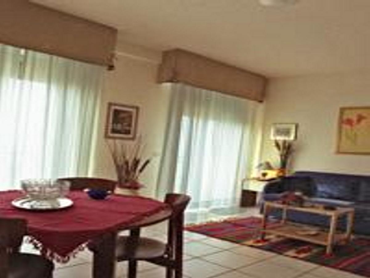 Residence Darsena Cattolica Bagian luar foto