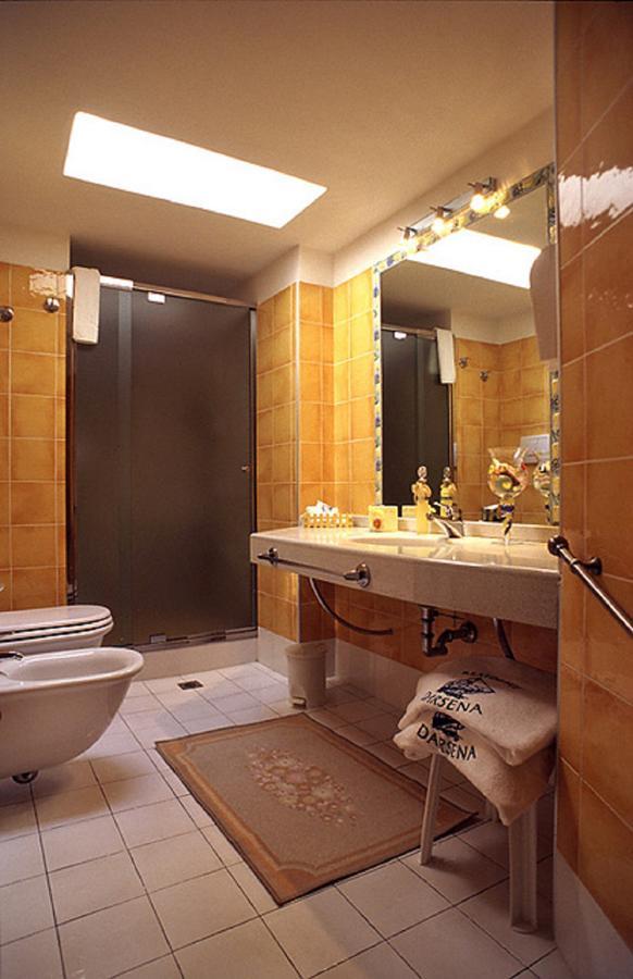 Residence Darsena Cattolica Bagian luar foto