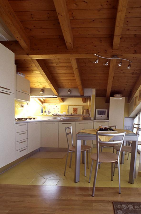 Residence Darsena Cattolica Bagian luar foto